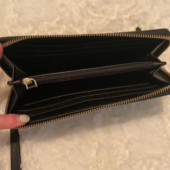 Kate Spade Black Leather Zip Wallet with Wristlet strap! - Picture 3 of 9